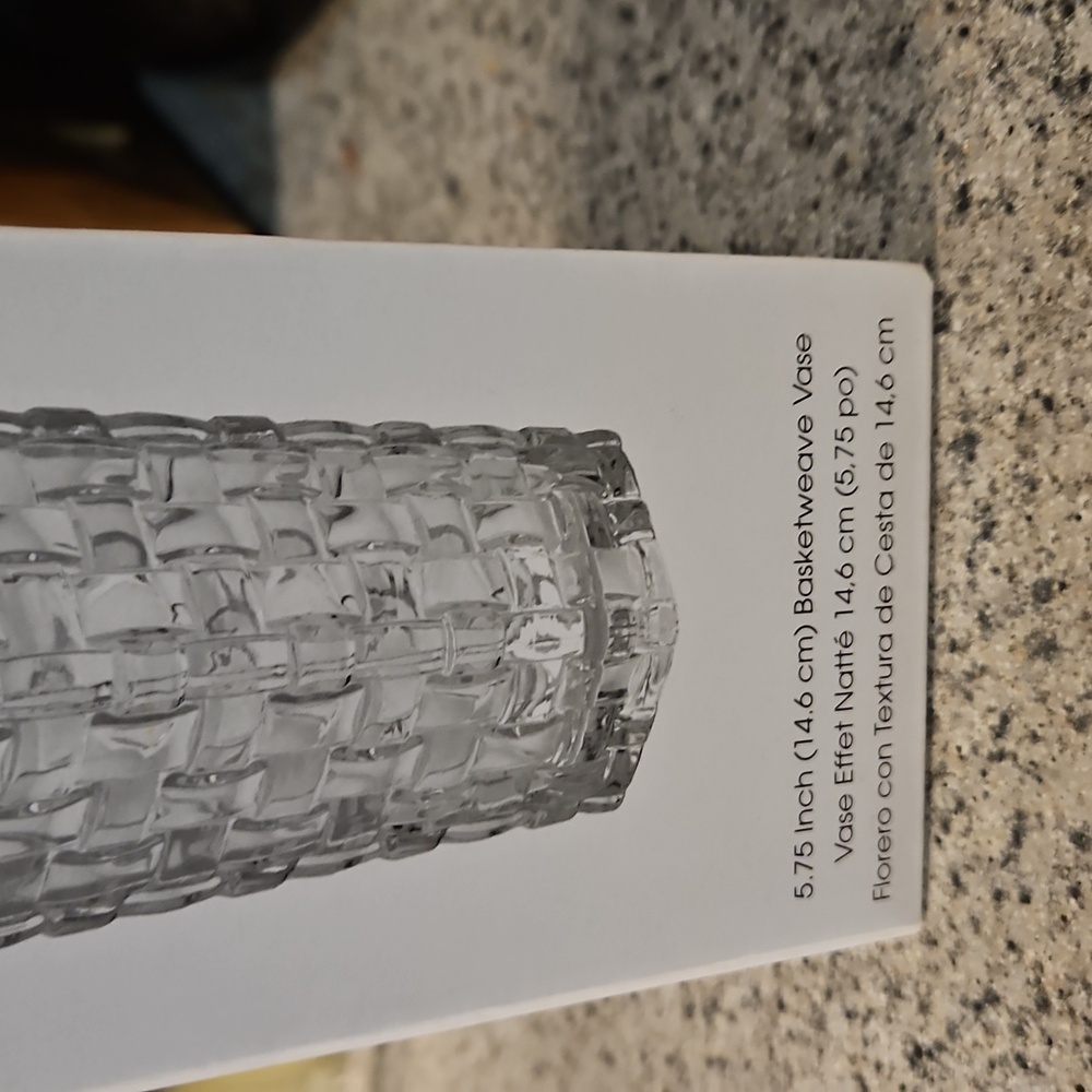 Vase - Picture 3 of 8